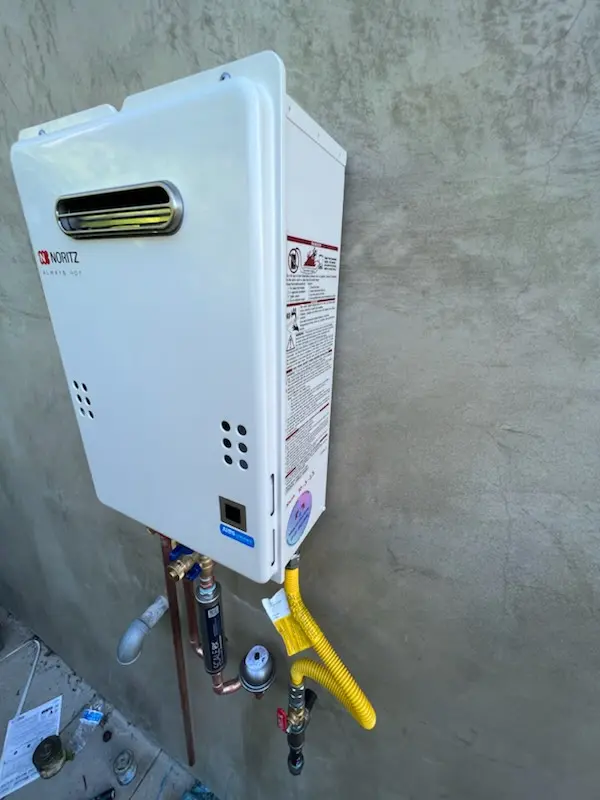 Tankless water heater installation for Labelle of Largo homes